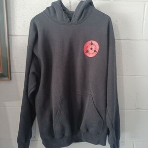 Vintage Y2K/2000s Naruto Shippuden Sasuke Anime Graphic Hoodie! Size L